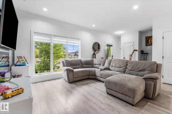 9 DILLINGHAM, Fort Saskatchewan, AB T8L 0N2