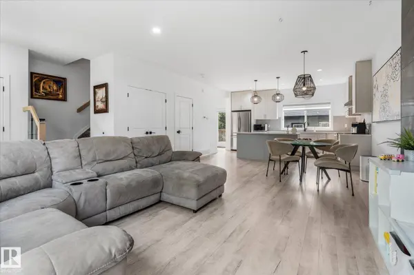 9 DILLINGHAM, Fort Saskatchewan, AB T8L 0N2