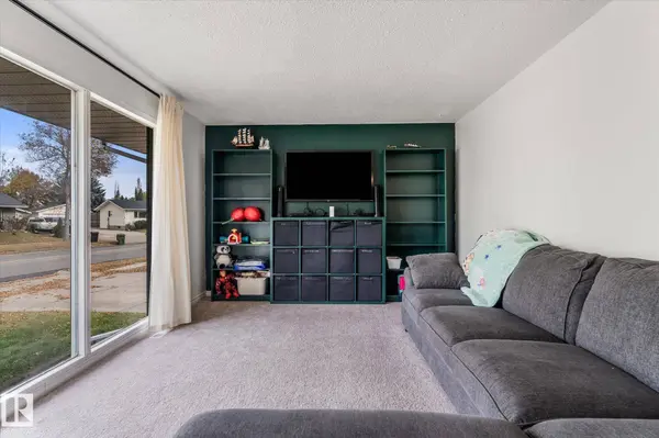 8721 99 AV, Fort Saskatchewan, AB T8L 2Y4