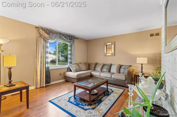 5945 Slate Drive, Troy, MI 48085