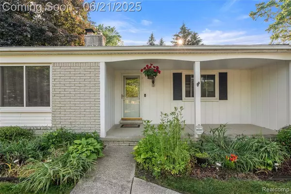 5945 Slate Drive, Troy, MI 48085