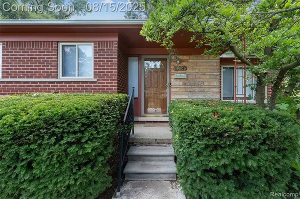 21340 KENOSHA Street, Oak Park, MI 48237