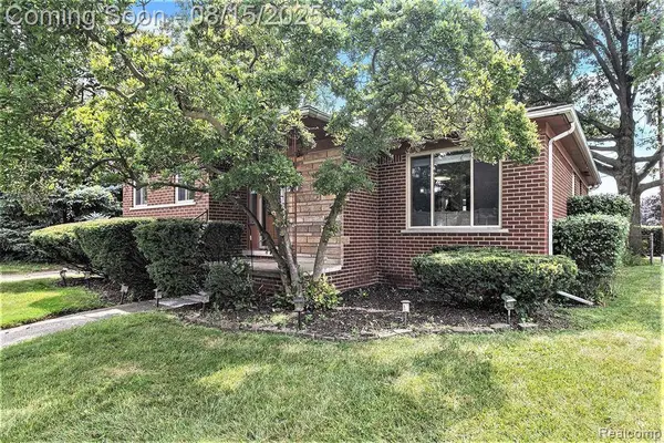 21340 KENOSHA Street, Oak Park, MI 48237