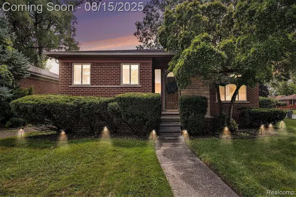 21340 KENOSHA Street, Oak Park, MI 48237