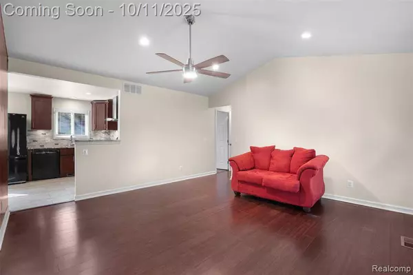 21221 Hamilton Avenue Avenue, Farmington Hills, MI 48336