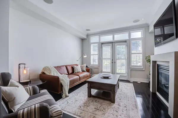 39 Ruby Lang LN, Toronto W06, ON M8Z 0B8