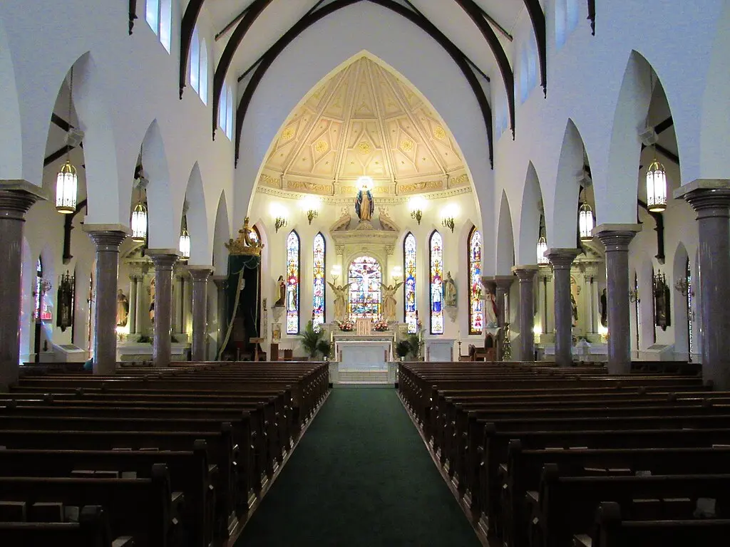 St._Patrick_Cathedral_interior_-_Fort_Worth,_Texas_01 (1)