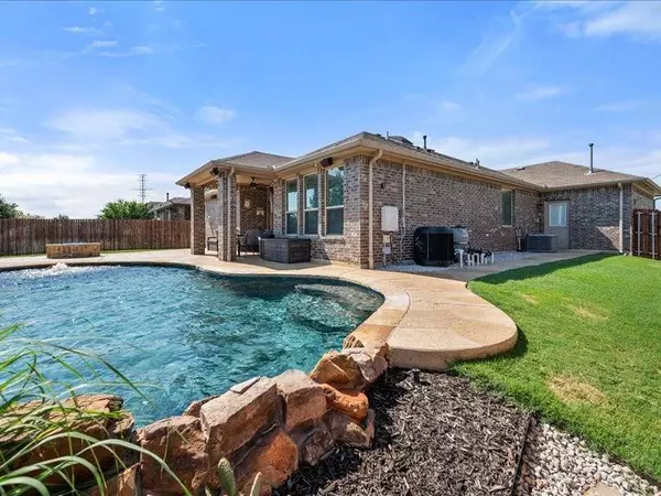 1149 Alnwick Lane, Saginaw, TX 76131