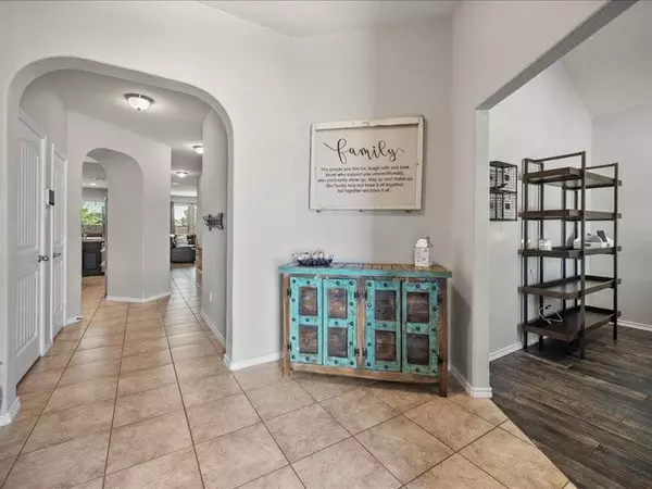 1149 Alnwick Ln, Fort Worth, TX 76131-2161