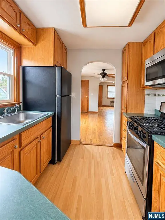 49 Reservoir AVE, Wallington, NJ 07057