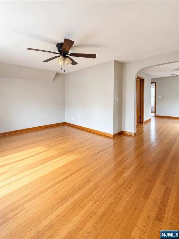 49 Reservoir AVE, Wallington, NJ 07057
