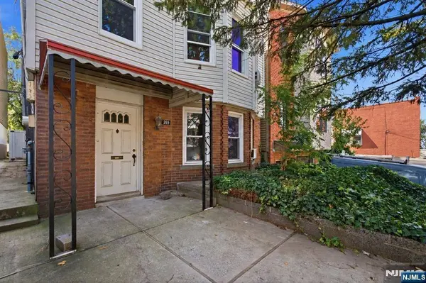 269 Hutton ST