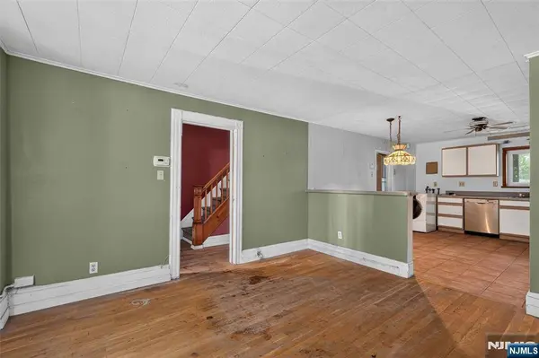 269 Hutton ST, Jersey City, NJ 07307