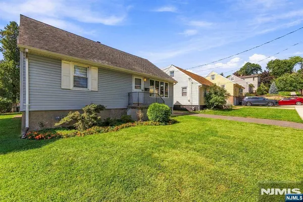 454 Lasalle AVE, Hasbrouck Heights, NJ 07604
