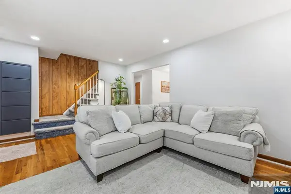 454 Lasalle AVE, Hasbrouck Heights, NJ 07604