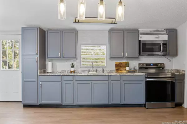 1416 Trail, Floresville, TX 78114