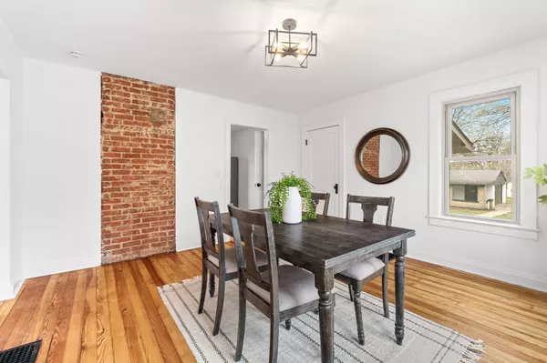 206 W Columbus Street, Lithopolis, OH 43136