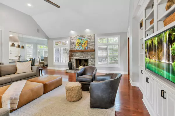 6074 Whitney Woods Court, Columbus, OH 43213