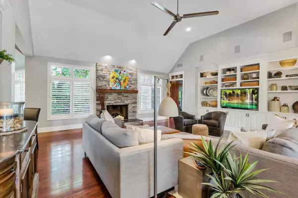 6074 Whitney Woods Court, Columbus, OH 43213