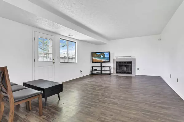 3408 Whisper Creek Drive, Columbus, OH 43231