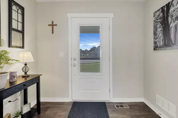 1200 Buck Court, Circleville, OH 43113