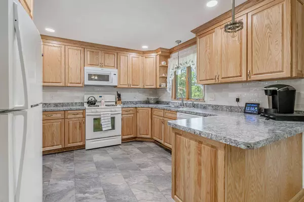 4250 Herr Fieldhouse Road, Southington, OH 44470