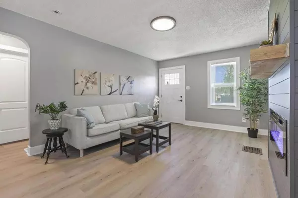 1068 E Deshler Avenue, Columbus, OH 43206