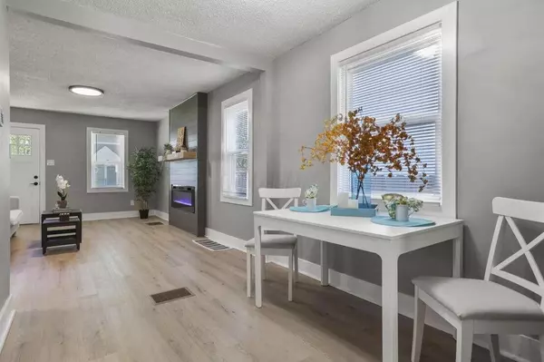 1068 E Deshler Avenue, Columbus, OH 43206