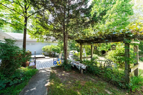 6624 Hudnell Road, Athens, OH 45701