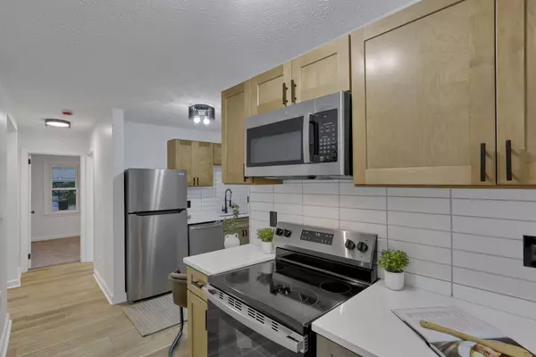 134 E Jeffrey Place, Columbus, OH 43214