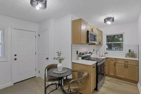 134 E Jeffrey Place, Columbus, OH 43214