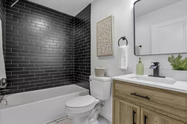 134 E Jeffrey Place, Columbus, OH 43214