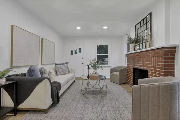 134 E Jeffrey Place, Columbus, OH 43214