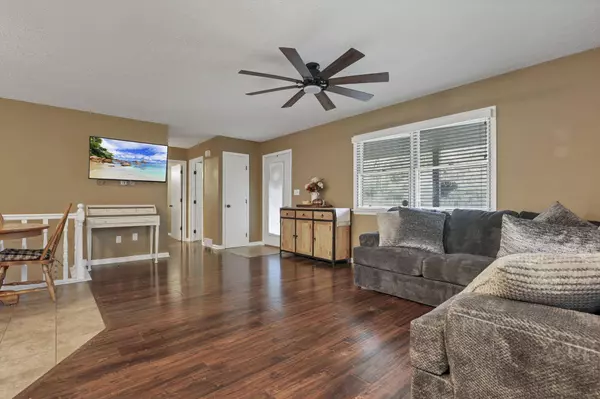 2204 Apple Valley Drive, Howard, OH 43028