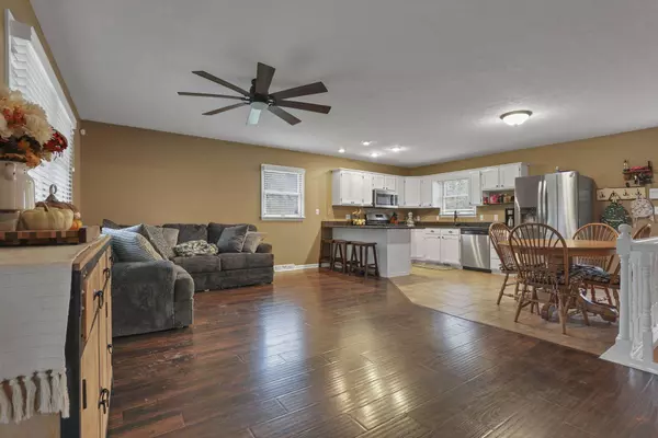 2204 Apple Valley Drive, Howard, OH 43028