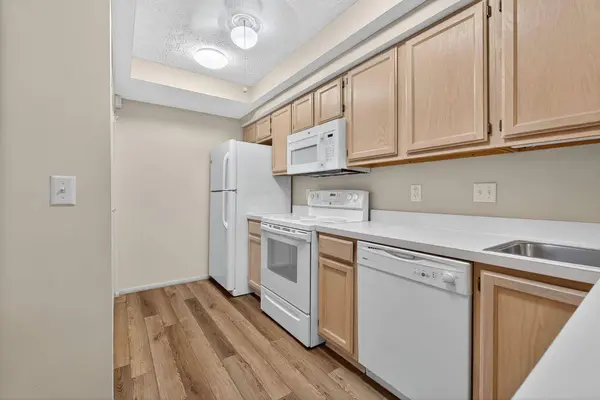 3822 Falls Circle Drive #23, Hilliard, OH 43026