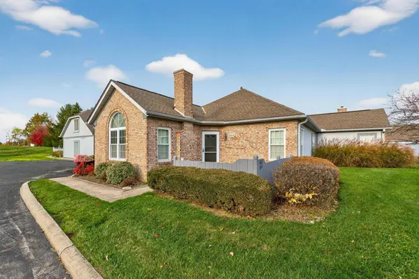 3822 Falls Circle Drive #23, Hilliard, OH 43026