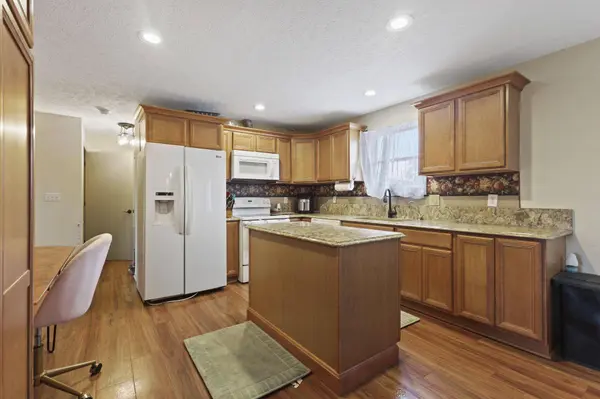 11241 Center Road, Garrettsville, OH 44231