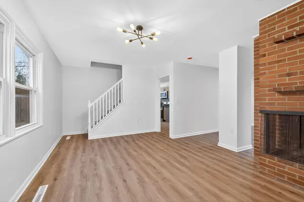399 Carilla Lane, Columbus, OH 43228