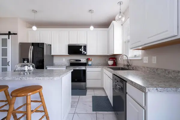 94 Sandburg Drive, Lithopolis, OH 43136