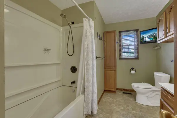 29654 Cherrycrest Drive, Logan, OH 43138