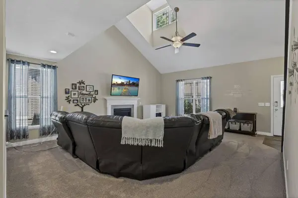 2109 Legends Drive, Grove City, OH 43123