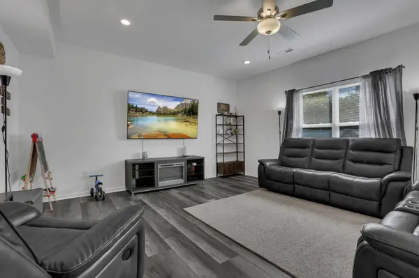 1896 Independence Drive, Lancaster, OH 43130