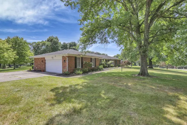 1882 Rosewood, Lancaster, OH 43130