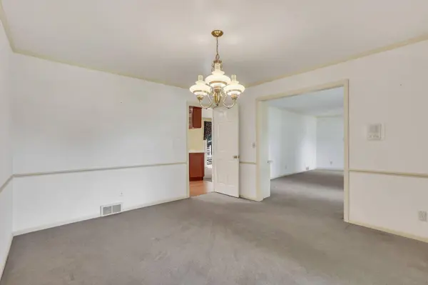 1882 Rosewood, Lancaster, OH 43130