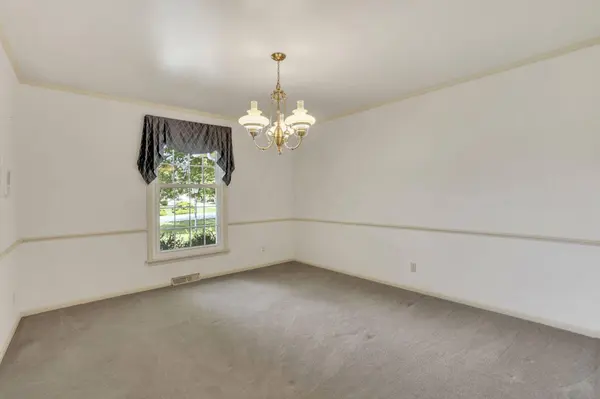 1882 Rosewood, Lancaster, OH 43130