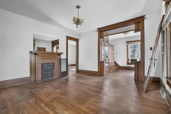 573 E Main Street, Newark, OH 43055