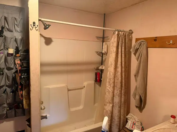 30032 Maple Drive, Quaker City, OH 43773