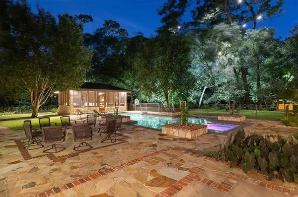 603 W Friar Tuck Ln, Houston, TX 77024