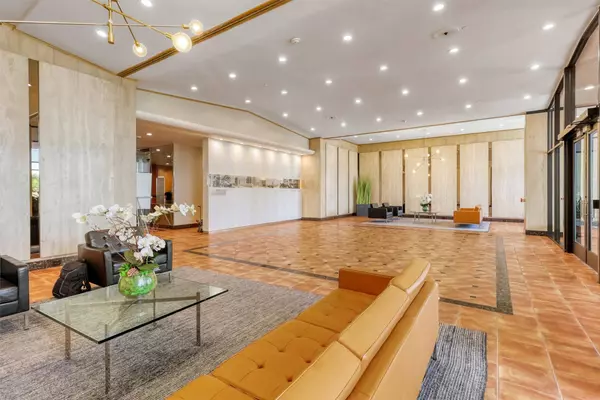 2016 Main ST #722, Houston, TX 77002